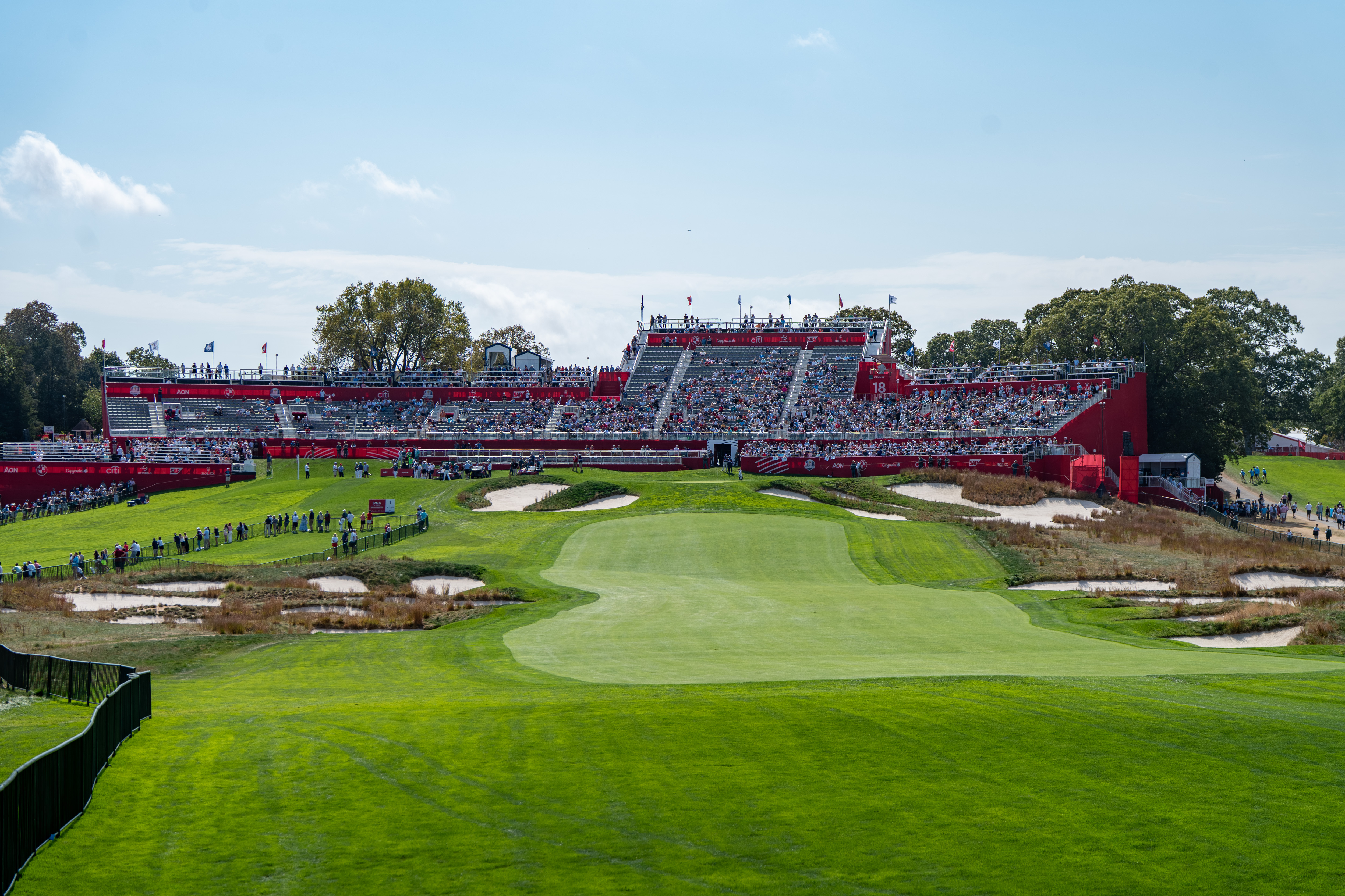 Bethpage Black Hole 18 during the 2025 Ryder Cup (Bryan Berlin / Wikimedia CC BY-SA 4.0)