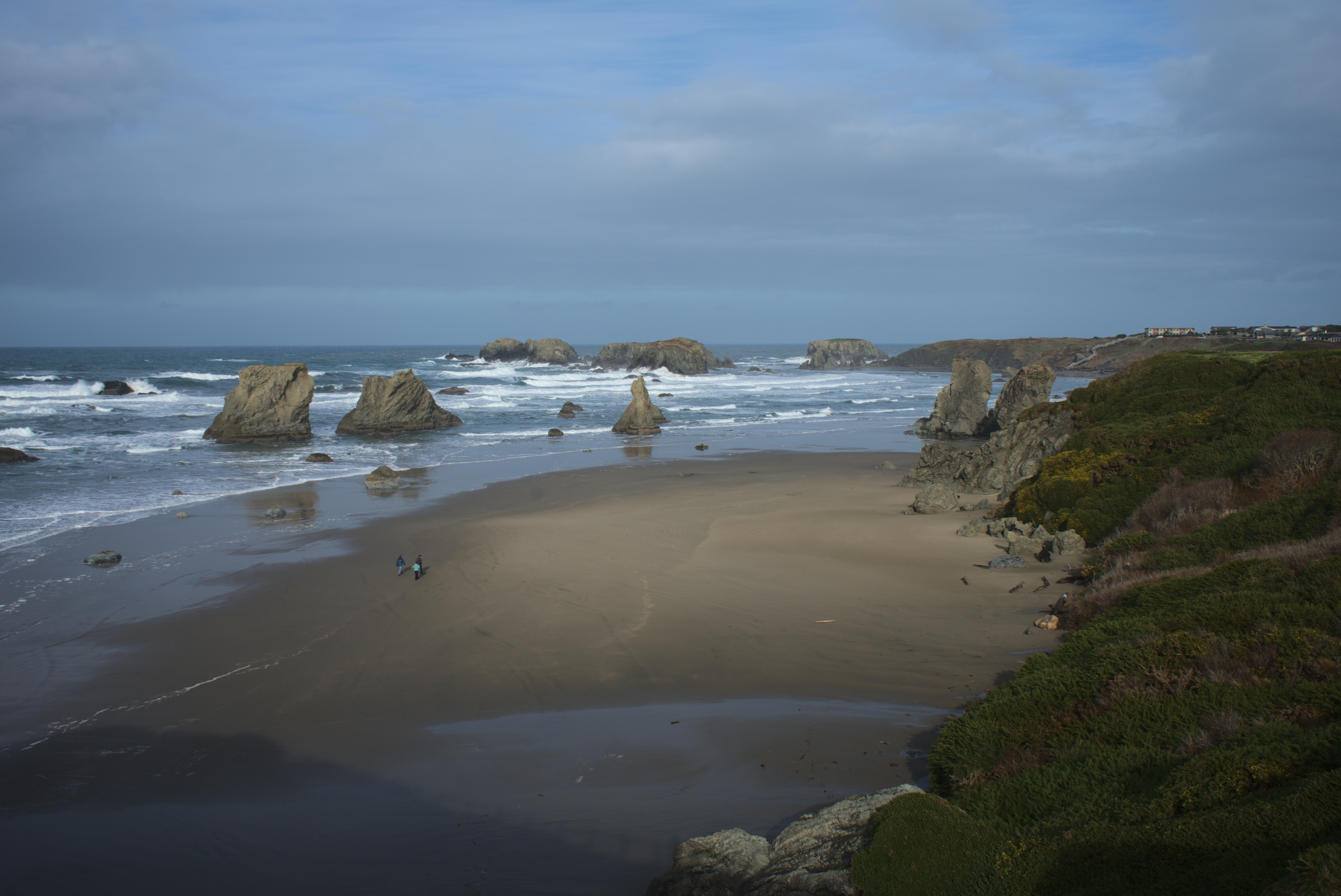 Ocean, sea stacks, and coastal bluff from Face Rock Viewpoint in Bandon on the Southern Oregon Coast